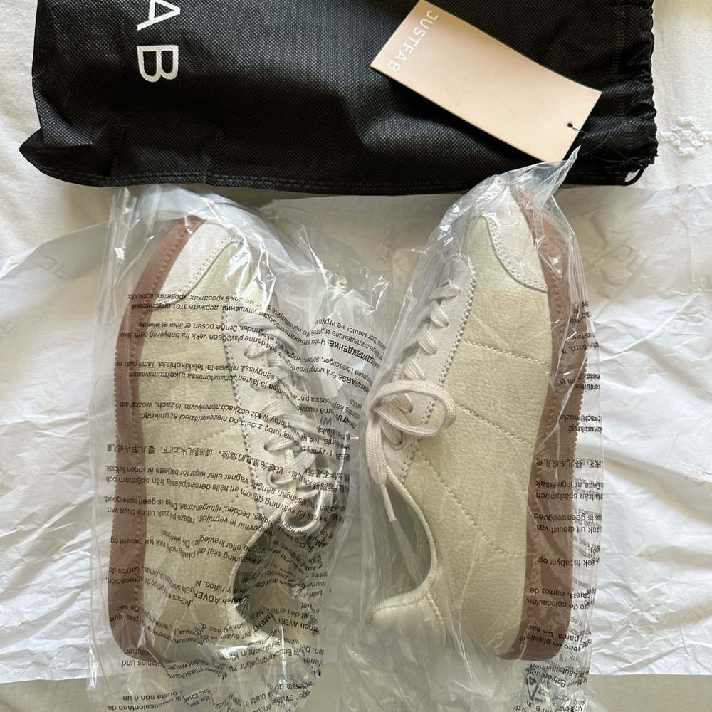 NWT Sneaker - Picture 2 of 4